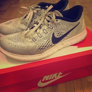 Nike Free RN distance sneakers